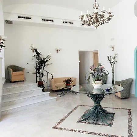 Paradiso Hotel 4*