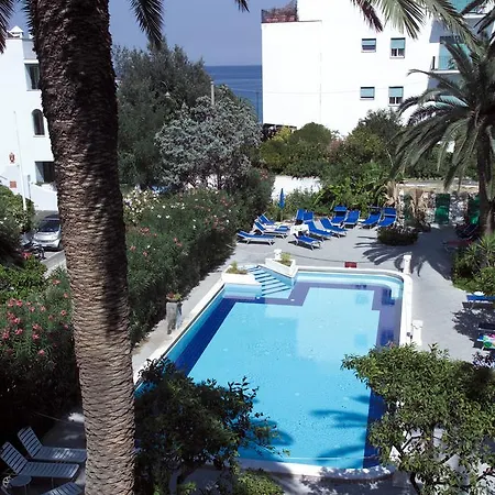 Paradiso Hotel 4*
